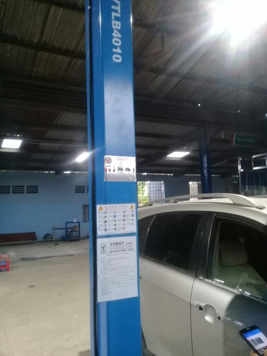 Cầu nâng 2 trụ cáp trên VIMET TLB40110